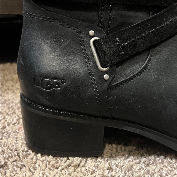 UGG Darcie Leather Boots - Picture 2 of 5